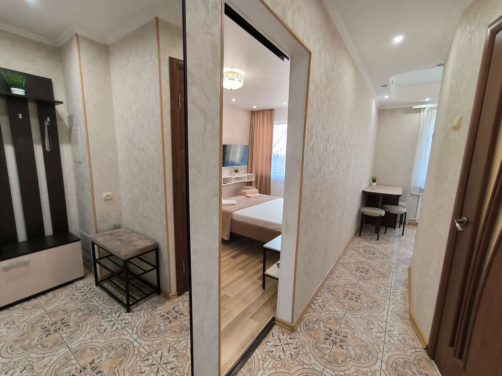 У Херсонеса, ТЦ Муссон в 15 мин от пляжа с отличным видом