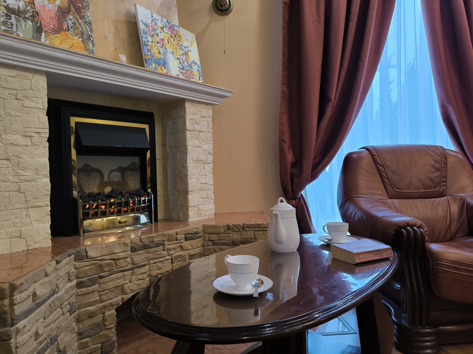 У пляжа Парк Победы в парковой зоне