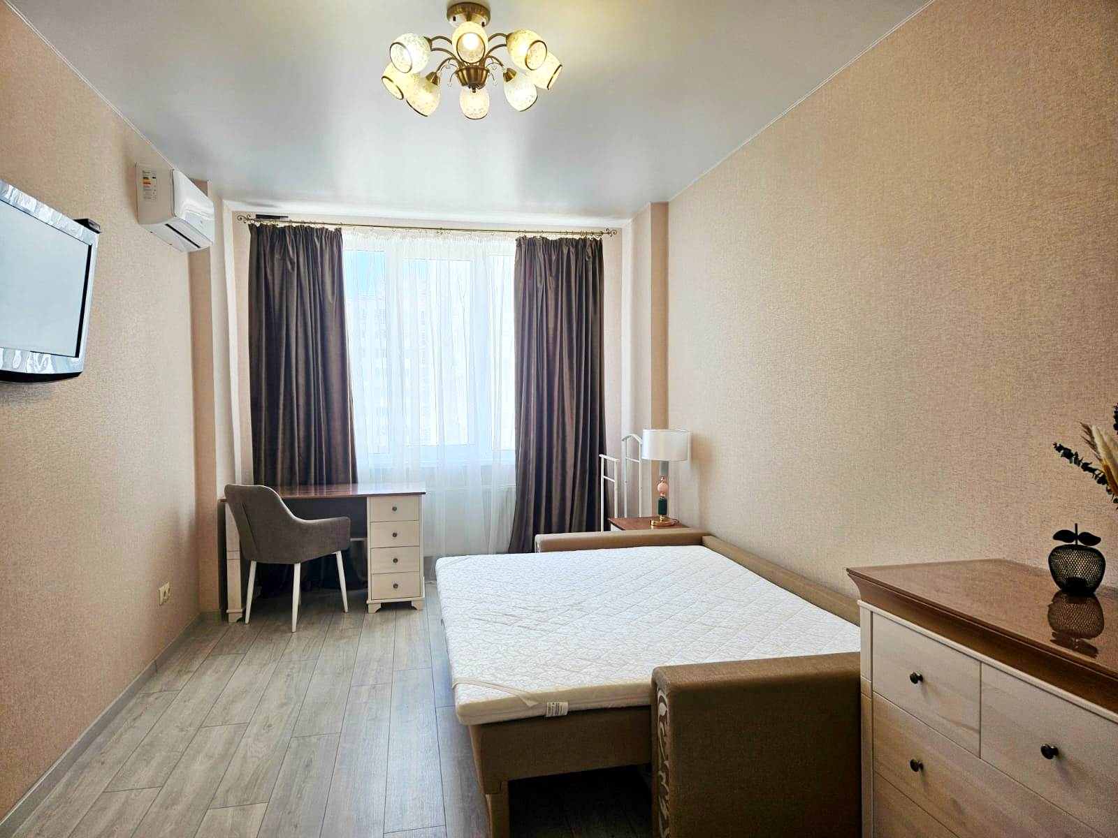 У пляжа Адмиральская Лагуна