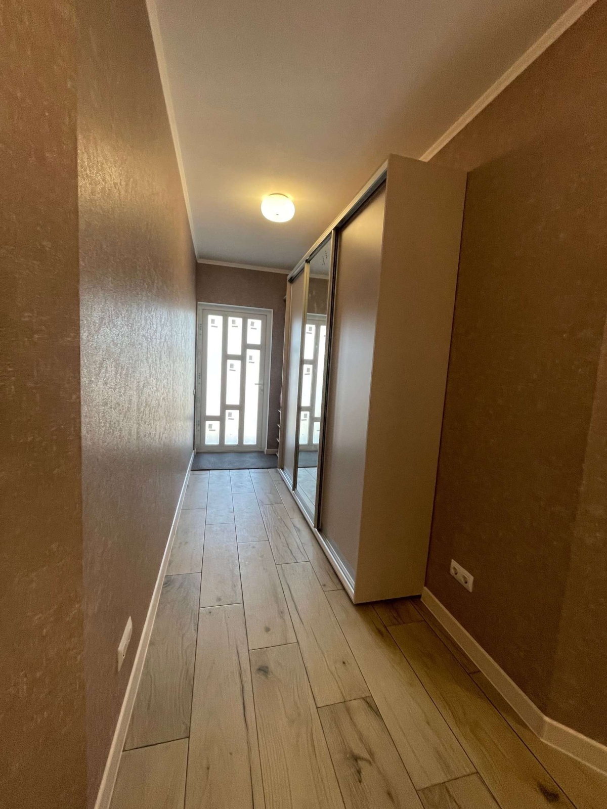 Современный уютный двухкомнатный домик