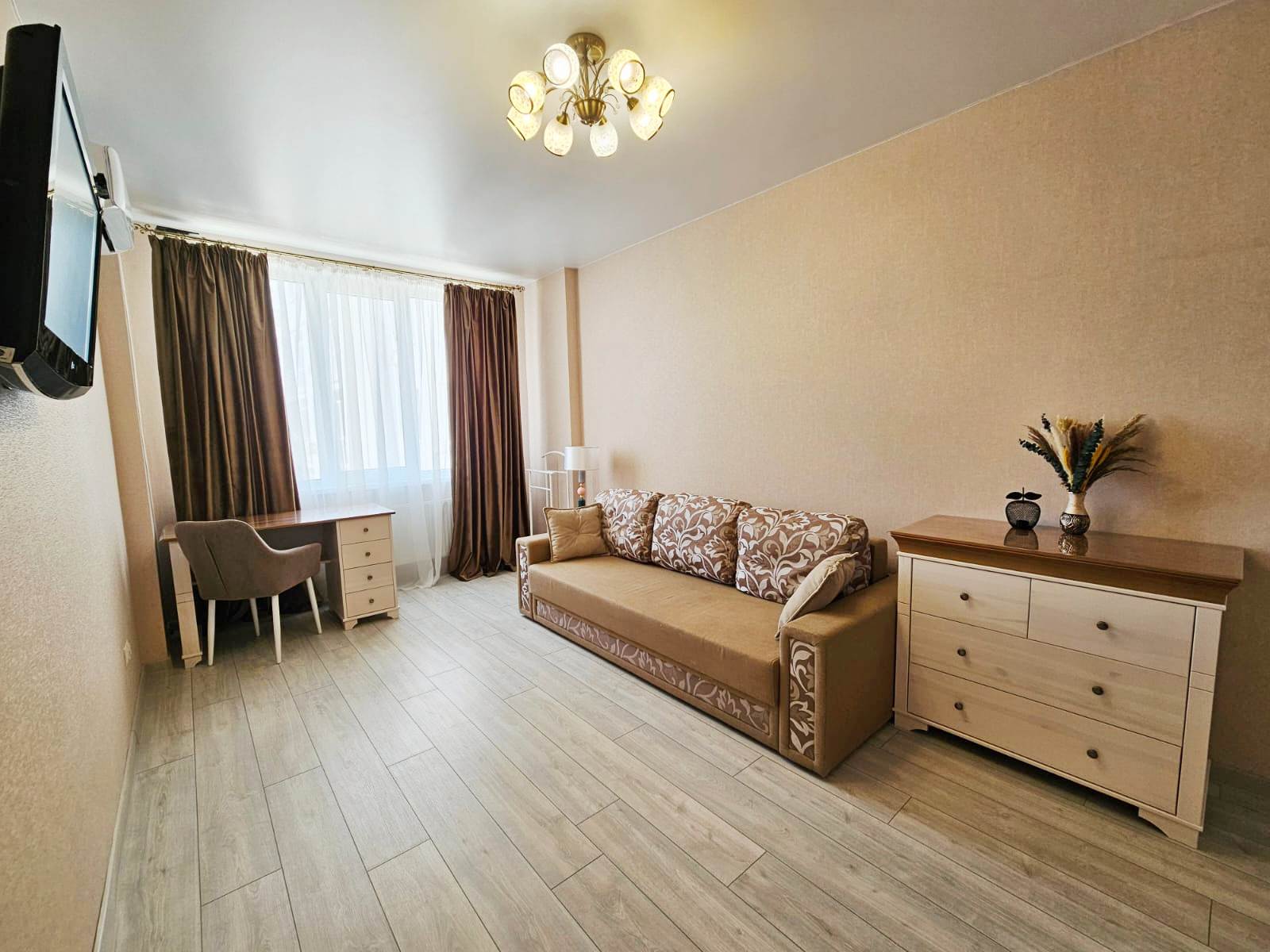 У пляжа Адмиральская Лагуна