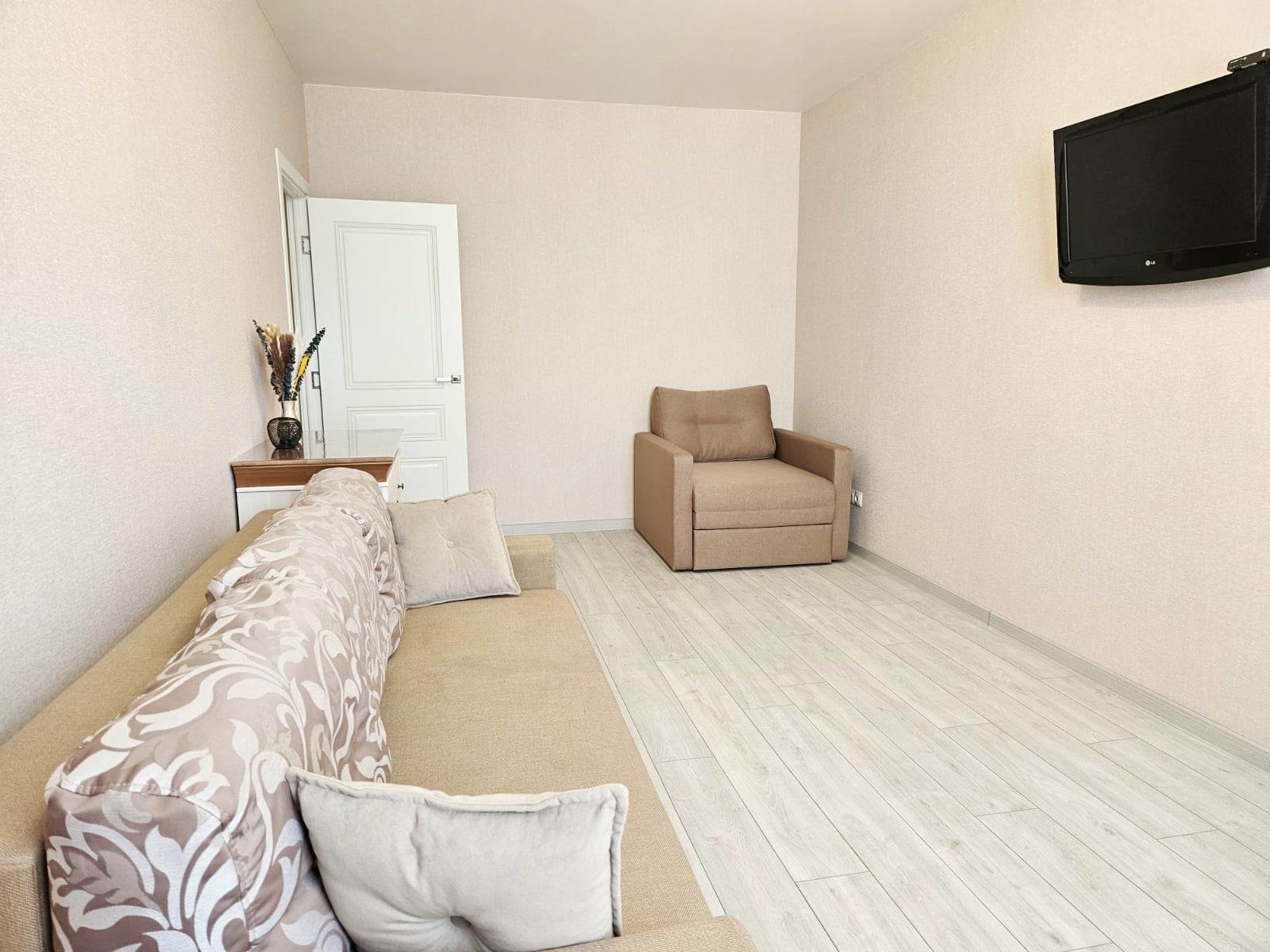 У пляжа Адмиральская Лагуна