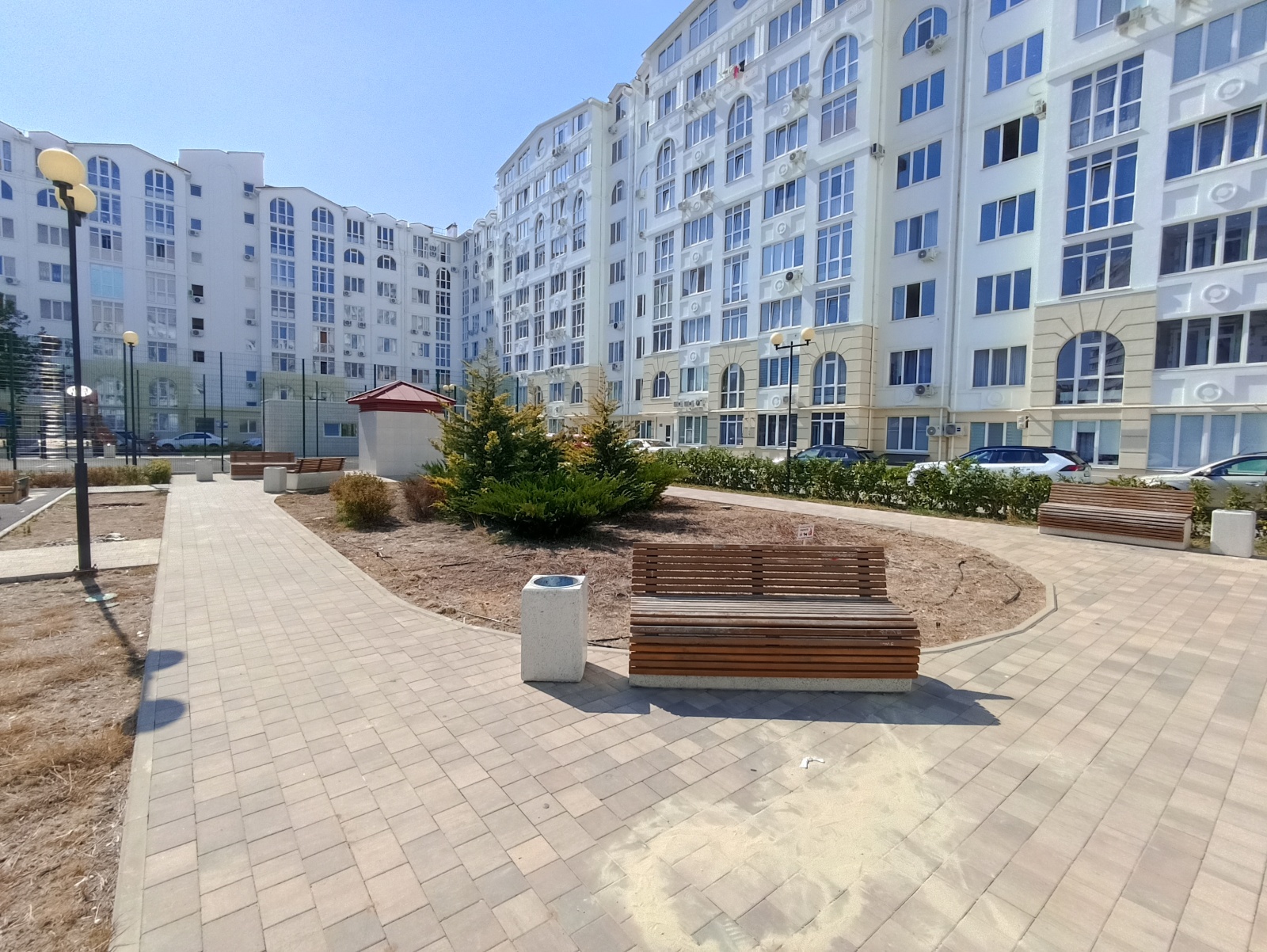 У пляжа Адмиральская Лагуна