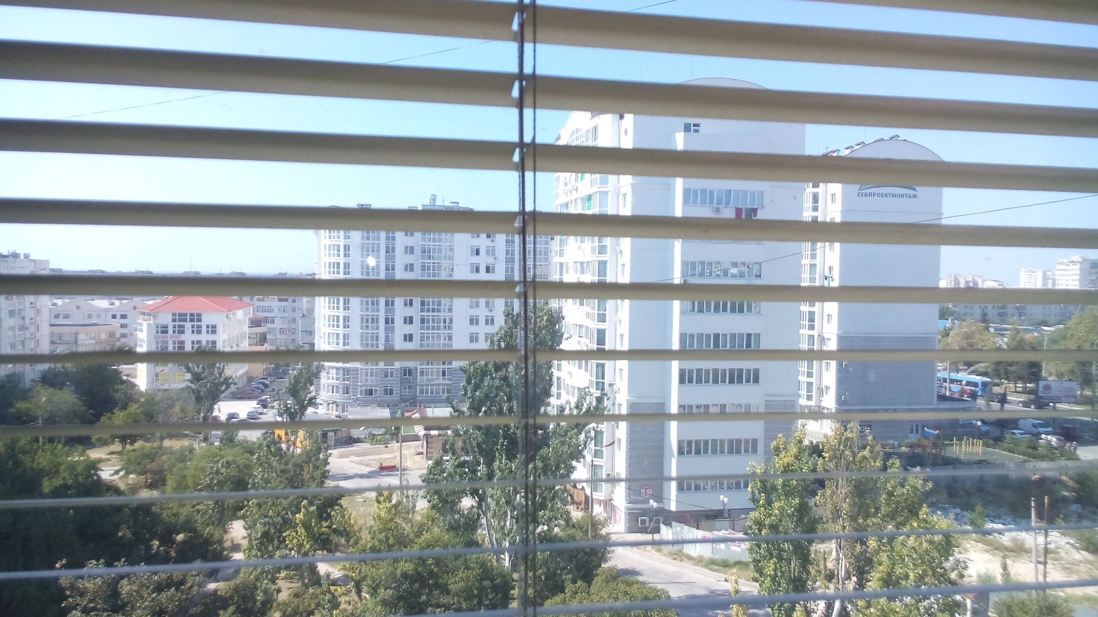 Современная квартира у моря