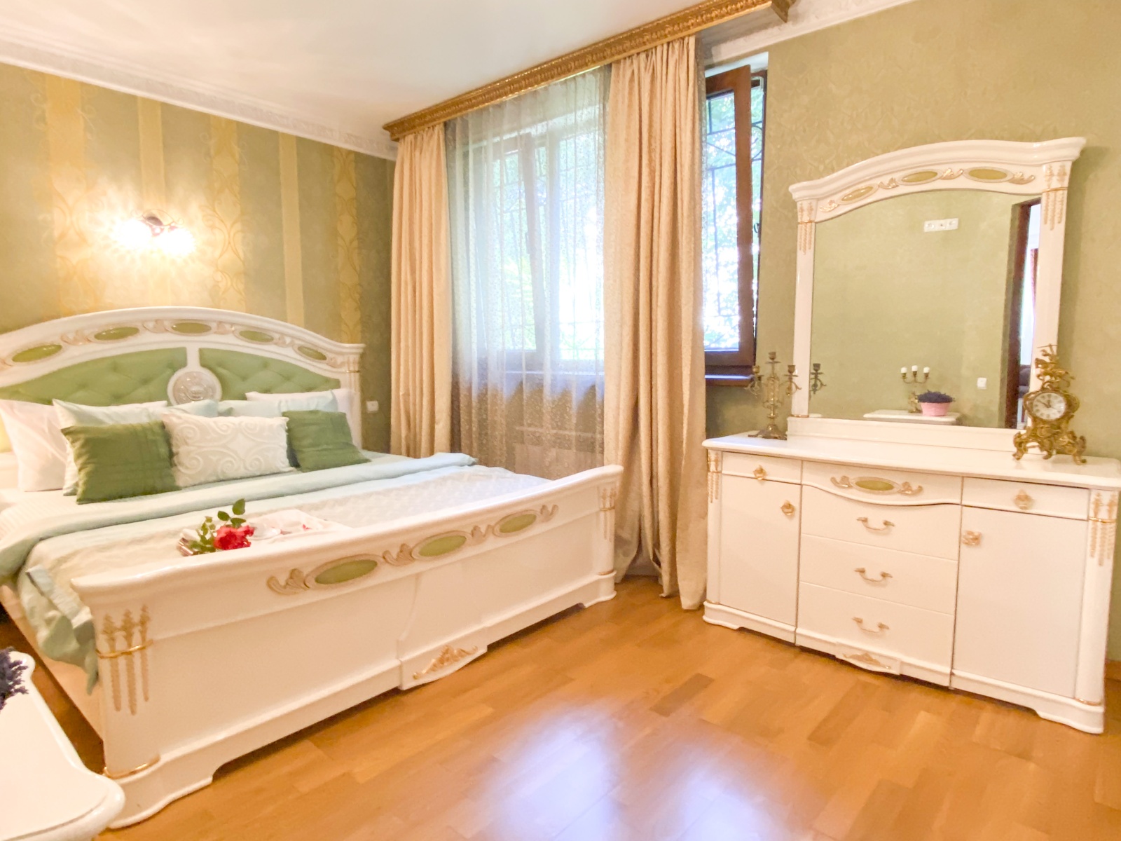  Адмиральская квартира в центре Севастополя
